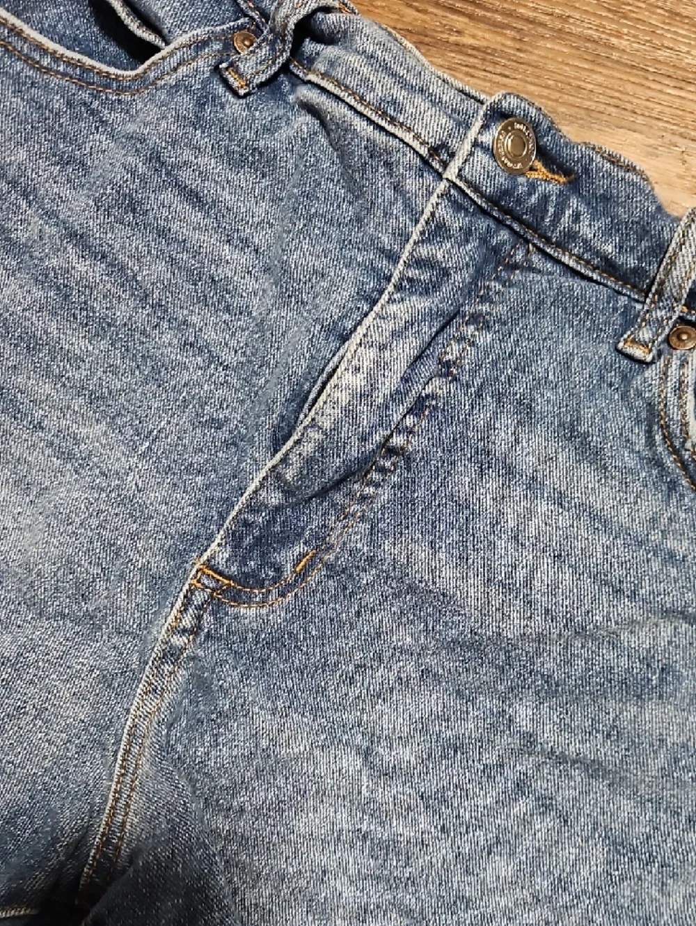 Sofia Jeans Chi Shorty Frayed Hem, High Waisted Denim Shorts, womens size 8
